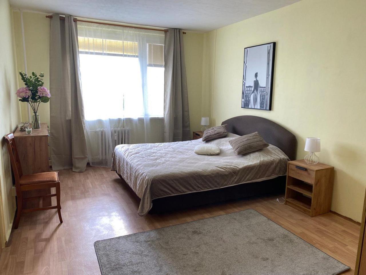 Apartmany 2Kk U Fakultni Nemocnice Volne Parkovani Hradec Králové Zewnętrze zdjęcie